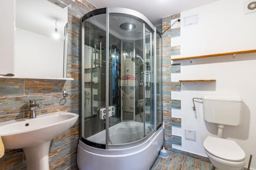 Casă individuală cu 6 camere cu Teren 240 Mp în Corbeanca