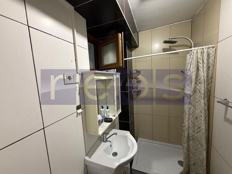 Apartament cu 3 camere, mobilat în P-ța Romană