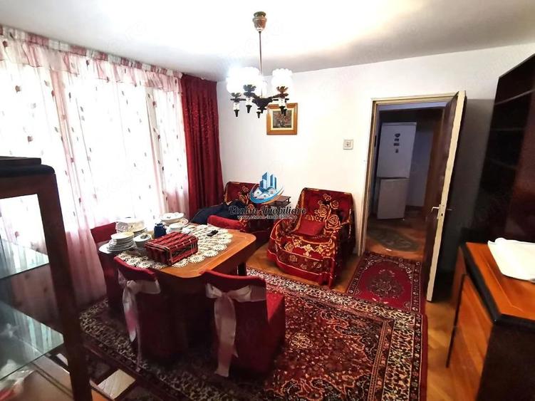 Apartament cu 3 camere semidecomandat în Dărmănești