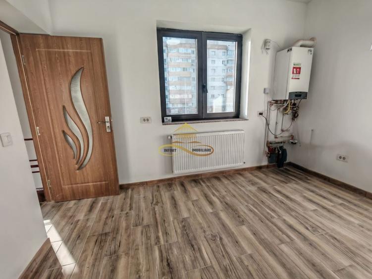 Casă individuală cu 6 camere cu Canalizare în Central