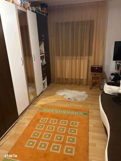 Casă cu 7 camere cu Teren 200 Mp în Central