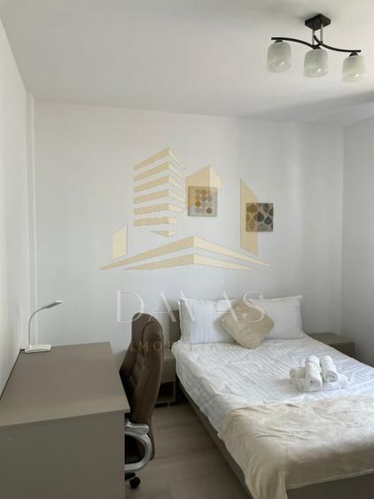 Apartament cu 3 camere decomandat, mobilat în Zorilor