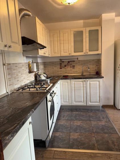 Apartament cu 3 camere decomandat în Pantelimon