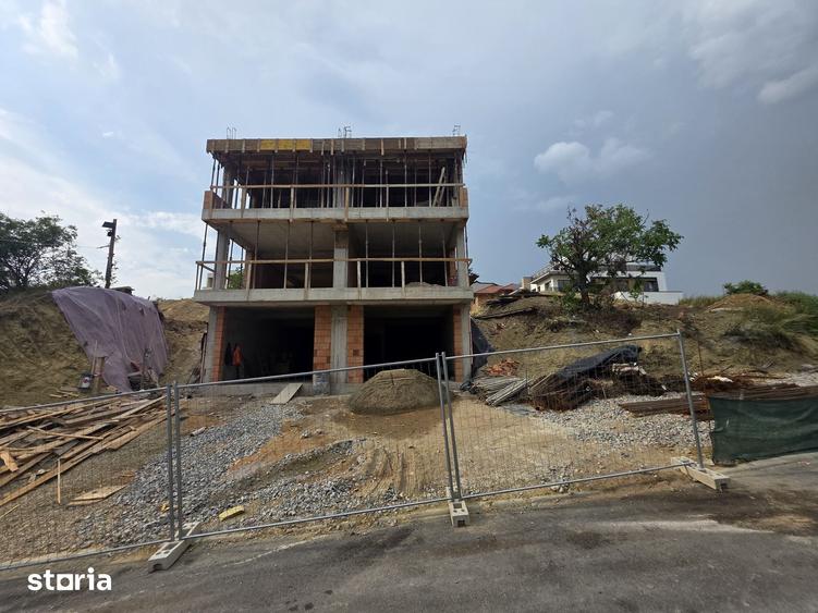 Casă cu 5 camere decomandat cu Teren 340 Mp în Mărăști