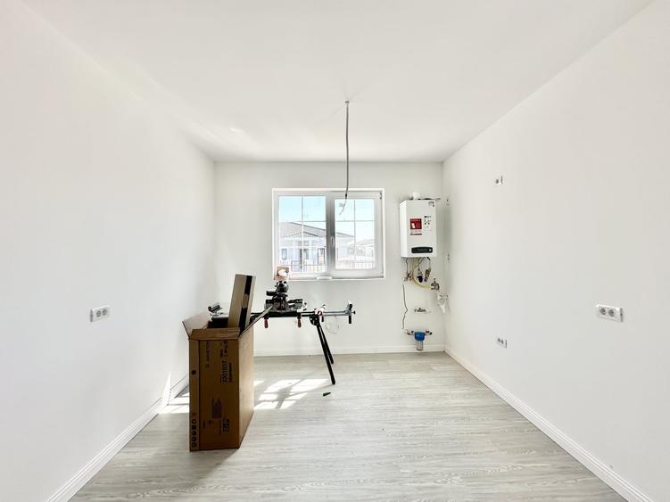 Duplex cu 4 camere cu Canalizare în Moșnița Veche