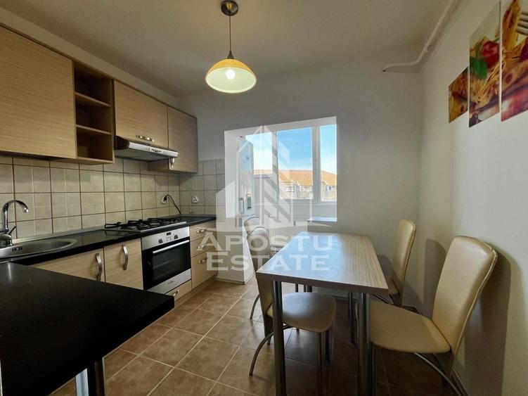 Apartament cu 3 camere decomandat, mobilat în Aradului