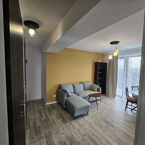 Apartament cu 2 camere semidecomandat în Central