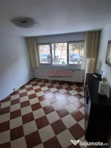 Garsonieră decomandată în Cantemir