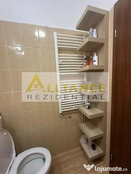 Garsonieră decomandată în Titan