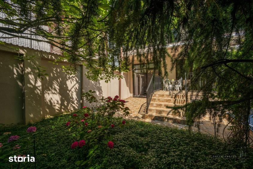 Casă cu 7 camere cu Teren 220 Mp în Unirii