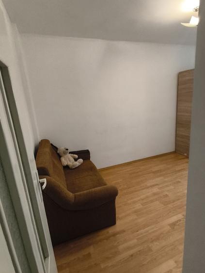 Apartament cu 3 camere decomandat în Complex Studențesc