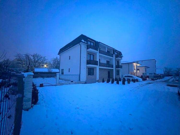 Apartament cu 3 camere decomandat în Mânăstirea