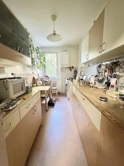 Apartament cu 3 camere semidecomandat în 7 Noiembrie