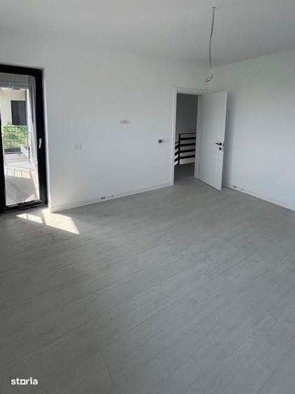 Casă cu 4 camere în Vidra
