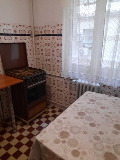Apartament cu 3 camere decomandat în Ghencea
