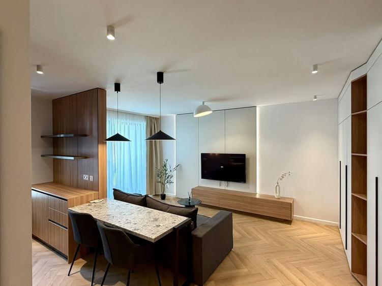 Apartament cu 2 camere decomandat, mobilat în Mărăști