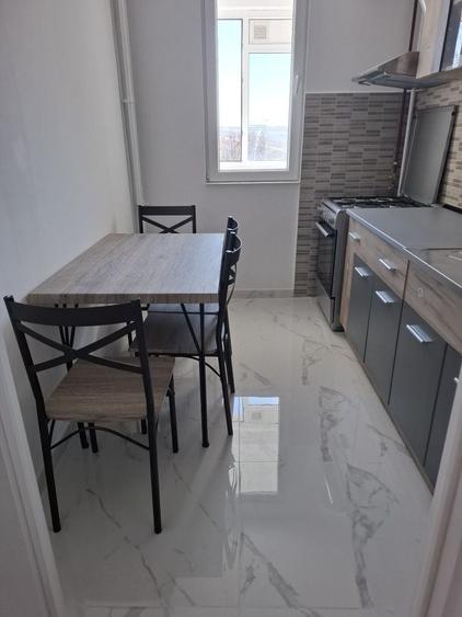 Se inchiriaza ap. 2 camere ,50m2 ,zona Grand Arena - 5