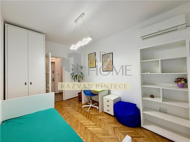 Apartament cu 3 camere decomandat, mobilat în Sud