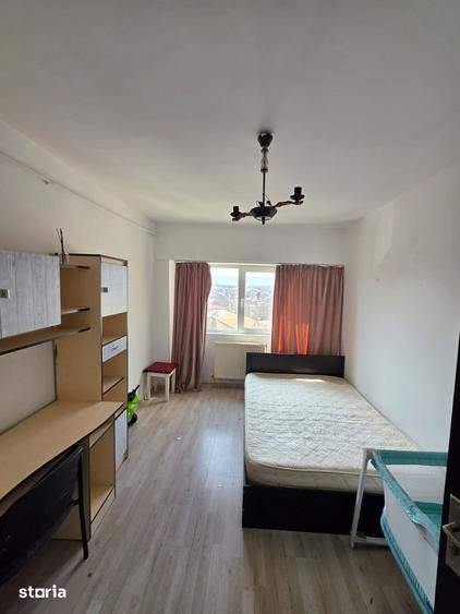 Apartament cu 3 camere decomandat în Orizont