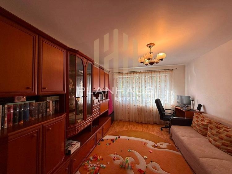 Apartament cu 3 camere decomandat în Traian