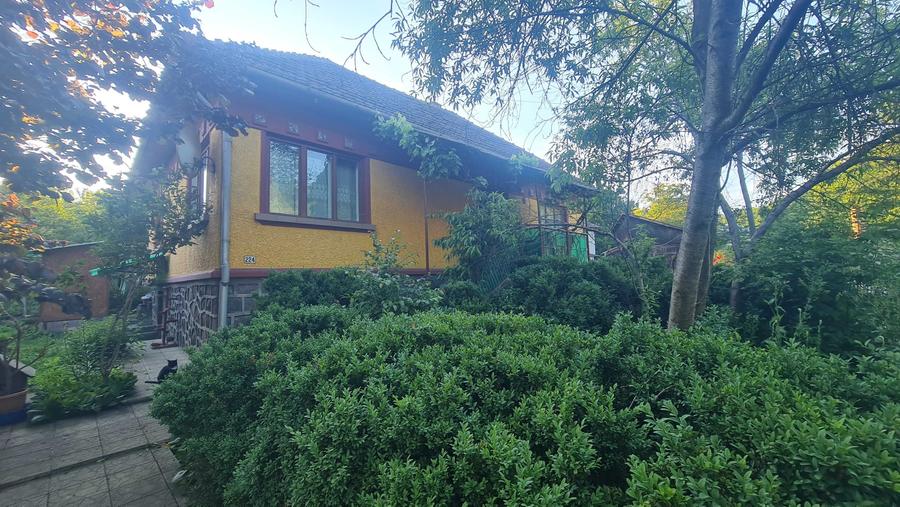 Casă cu 2 camere decomandat cu Canalizare în Barza