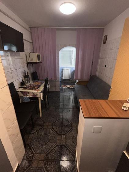 Apartament cu 2 camere decomandat în Abator