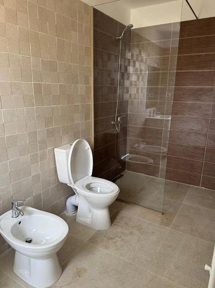 Casă cu Teren 865 Mp în Central