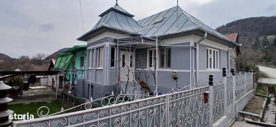 Casă cu 3 camere în Bădeni