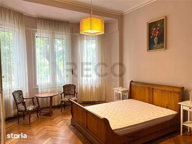 Apartament cu 4 camere semidecomandat în Central