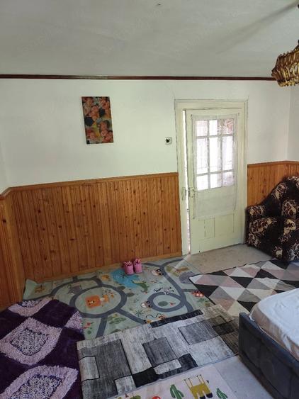 Casă cu 3 camere cu Teren 2000 Mp în Central