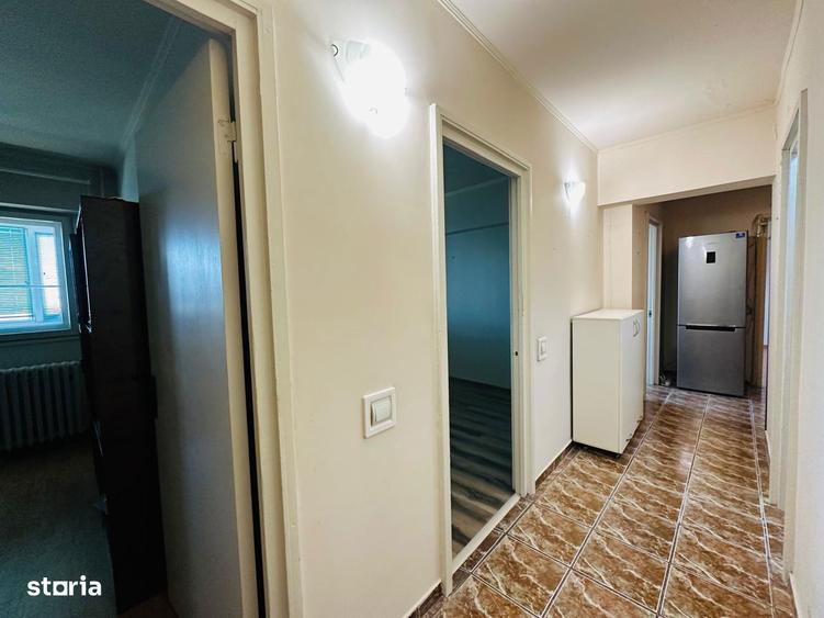 Apartament cu 3 camere decomandat în Colentina
