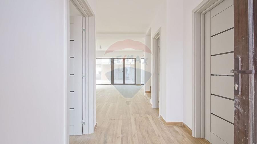 Duplex cu 4 camere cu Teren 250 Mp în Sud-Est