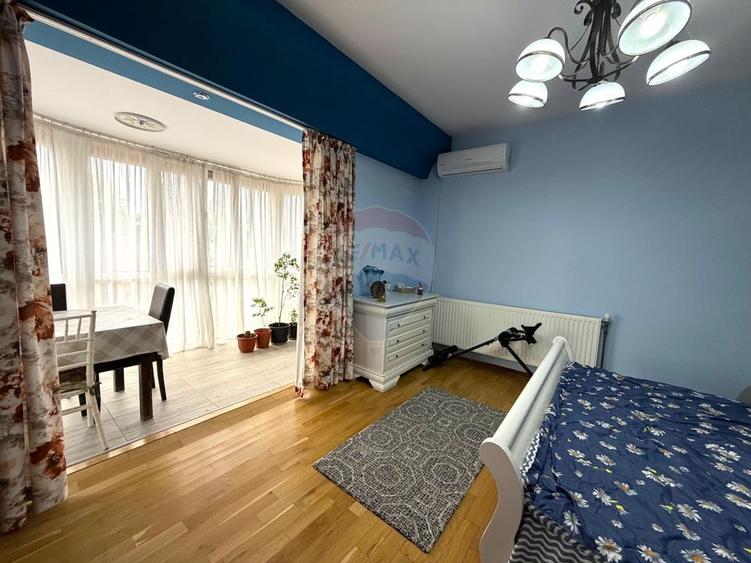 Casă individuală cu 4 camere cu Teren 557 Mp în Central