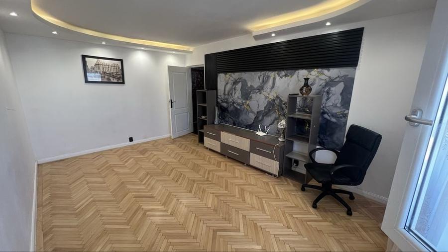 Apartament cu 3 camere decomandat în Rahova