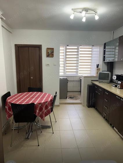 Apartament cu 2 camere decomandat în Frații Golești