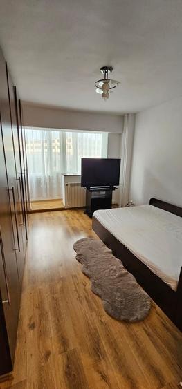 Apartament cu 2 camere decomandat în P-ța Unirii