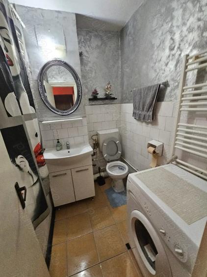 Garsonieră decomandată în Central