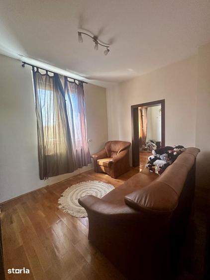 Casă cu 5 camere cu Teren 1380 Mp în Central