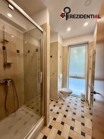 Apartament cu 4 camere semidecomandat în Primăverii