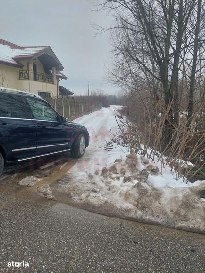 Teren de 4900 mp, în Central