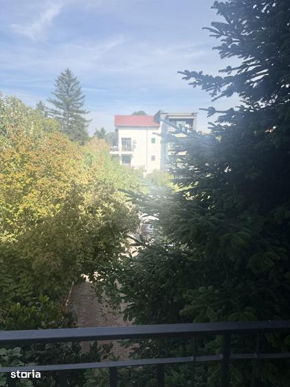 Apartament cu 3 camere în Băneasa