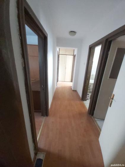 Apartament cu 3 camere decomandat în Dacia