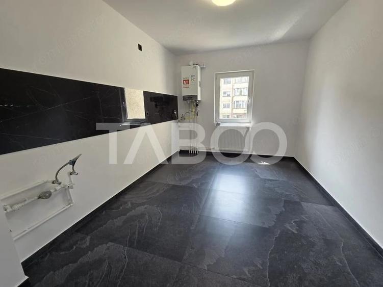 Apartament cu 4 camere decomandat în Central