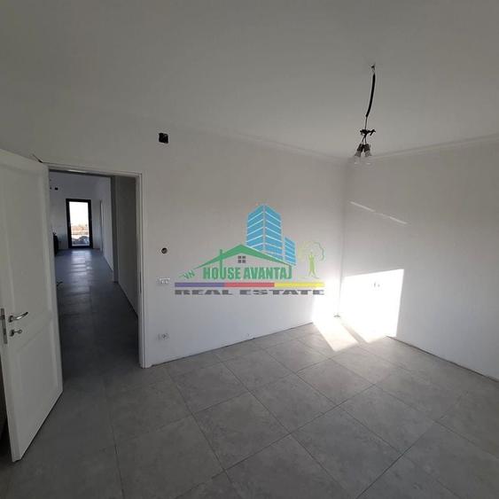 Casă cu 3 camere cu Teren 584 Mp în Obor
