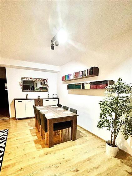 Apartament cu 3 camere decomandat în Apollo
