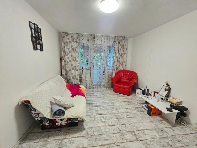 Inchiriez apartament 2 camere - 6