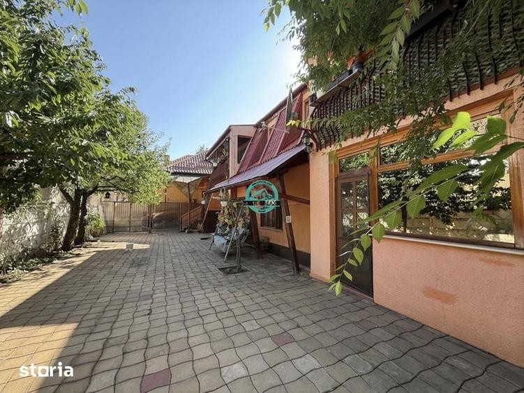 Casă cu 8 camere cu Teren 314 Mp în Central