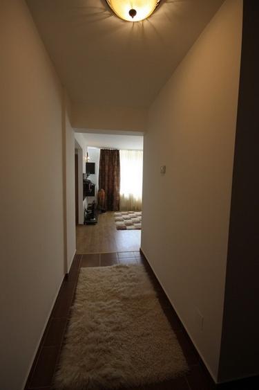 Apartament cu 2 camere semidecomandat în Băneasa