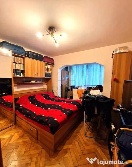 Apartament cu 3 camere semidecomandat, mobilat în Soarelui