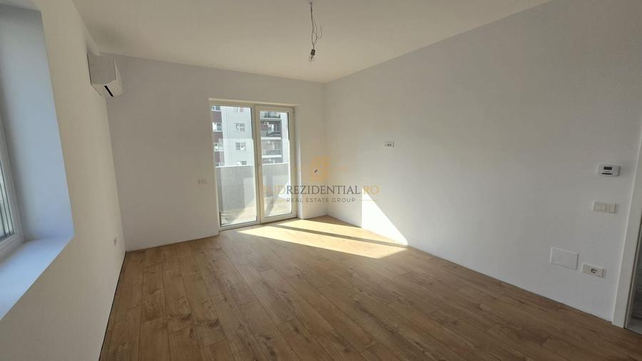 Apartament cu 3 camere decomandat în Metalurgiei